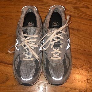 Women’s New Balance 990 v4 - Size 10